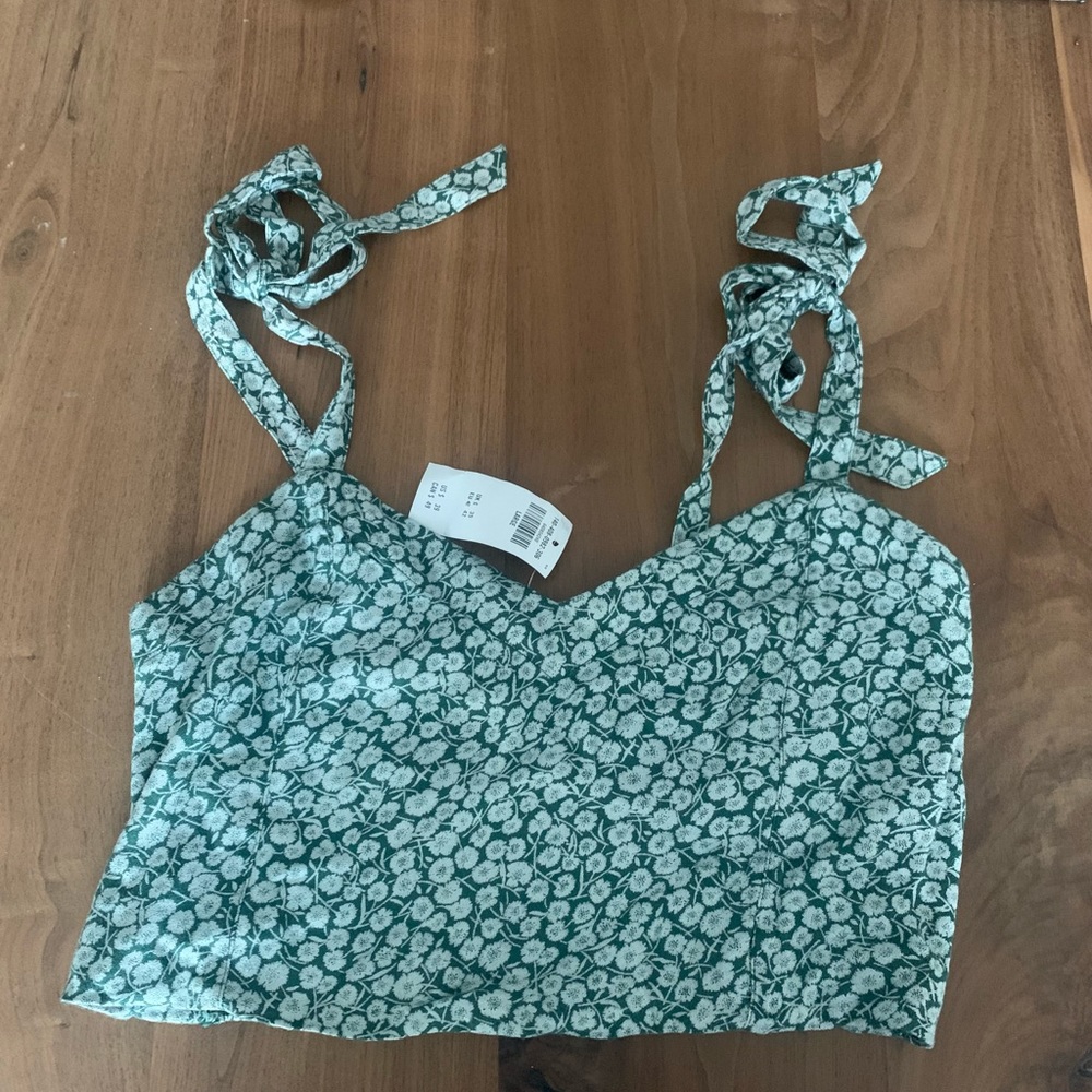 NWT Abercrombie tie strap floral crop top large L